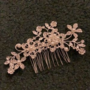 Bridal hair accessory